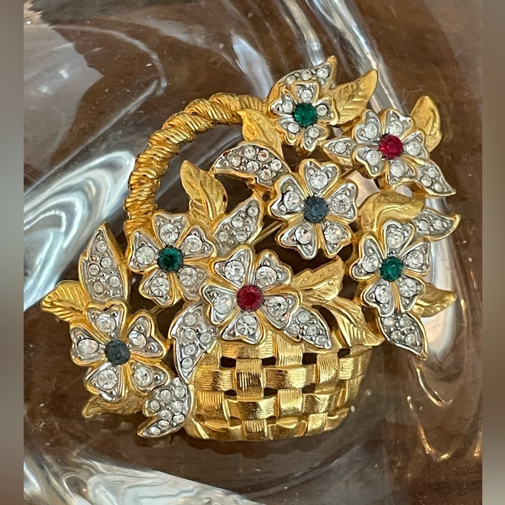 Vintage Beautiful Gold Floral Basket Brooch pin with colourful Crystals